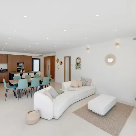 Nouvelle Maison 4 Chambres, Proche Du Centre Holiday home *